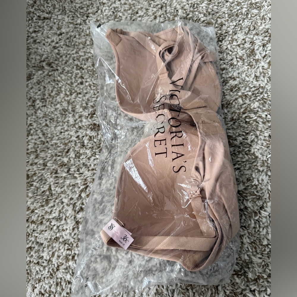 NWT Victoria's Secret Push Up Bra